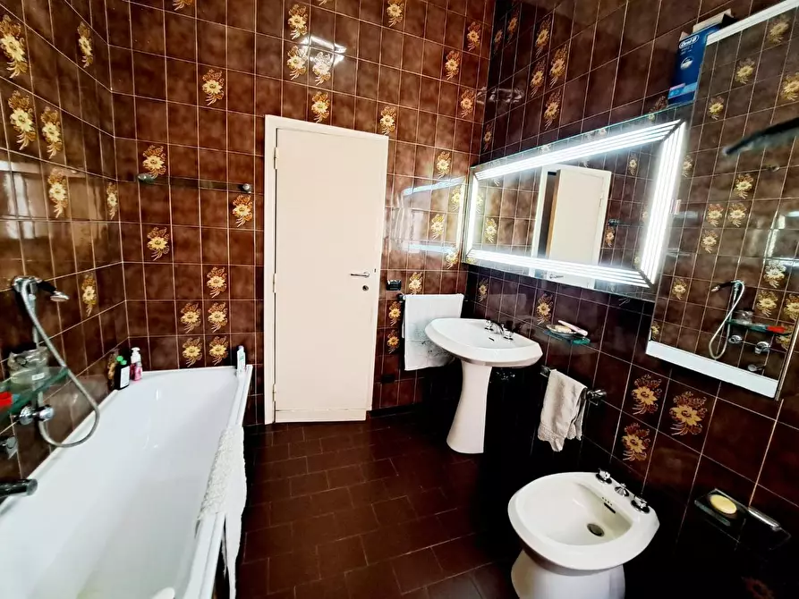 Immagine 34 di Villa in vendita  a Fucecchio