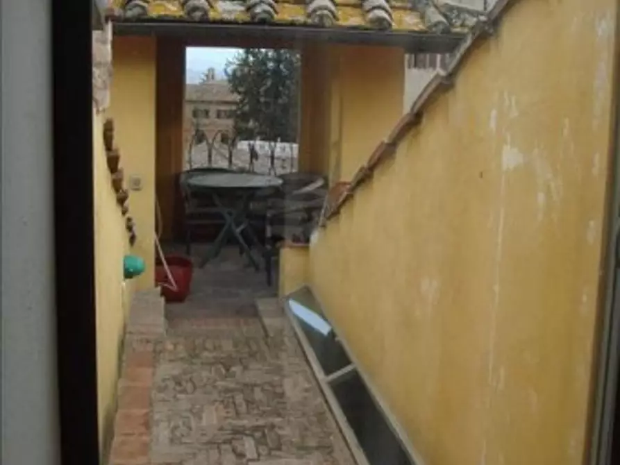 Immagine 5 di Appartamento in vendita  a Siena