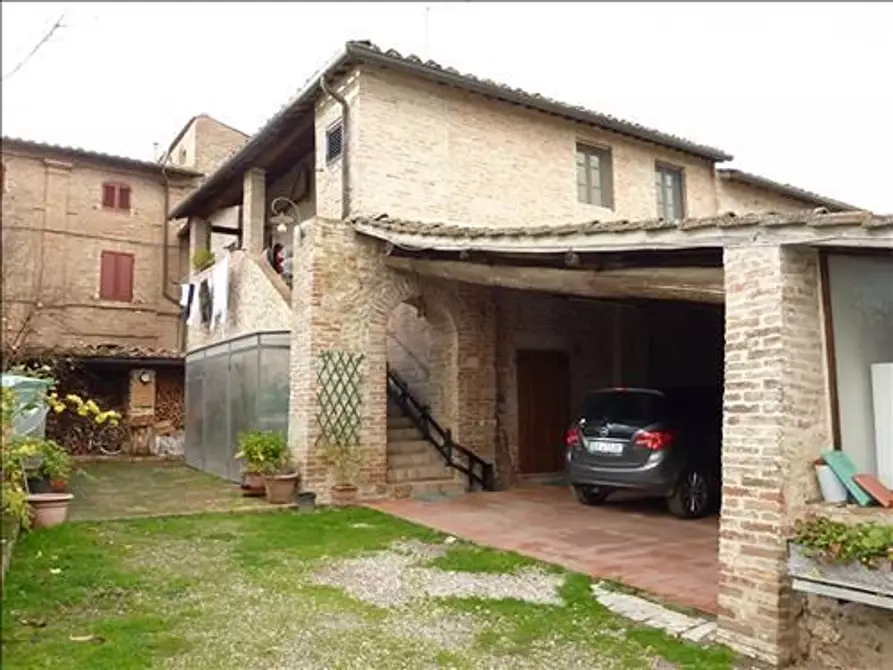 Immagine 5 di Villa in vendita  a Sovicille