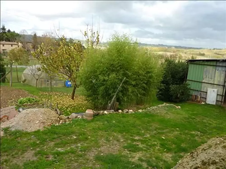 Immagine 18 di Villa in vendita  a Sovicille