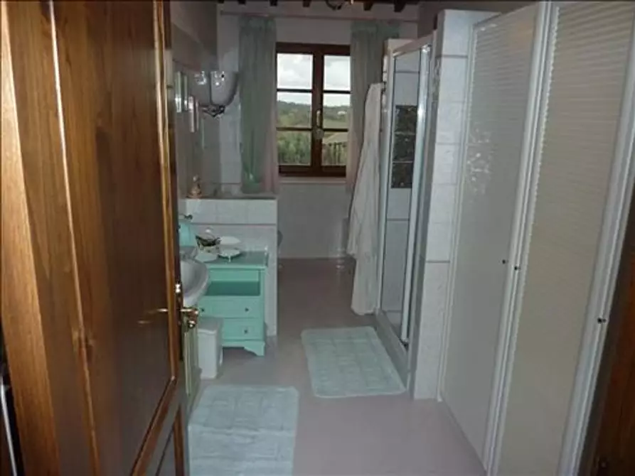 Immagine 12 di Villa in vendita  a Sovicille