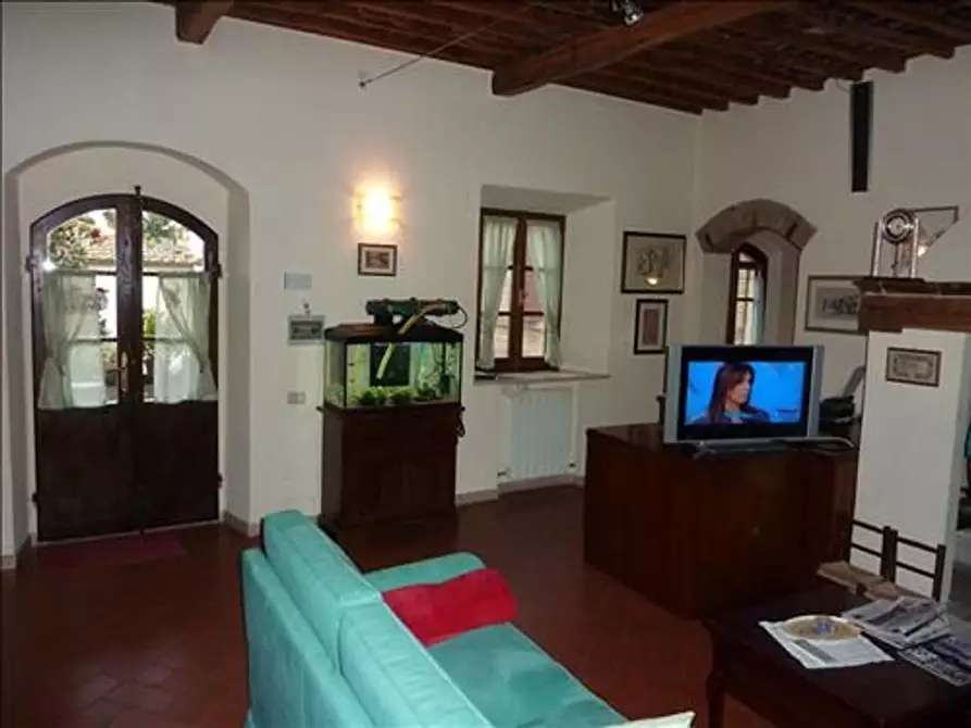 Immagine 11 di Villa in vendita  a Sovicille