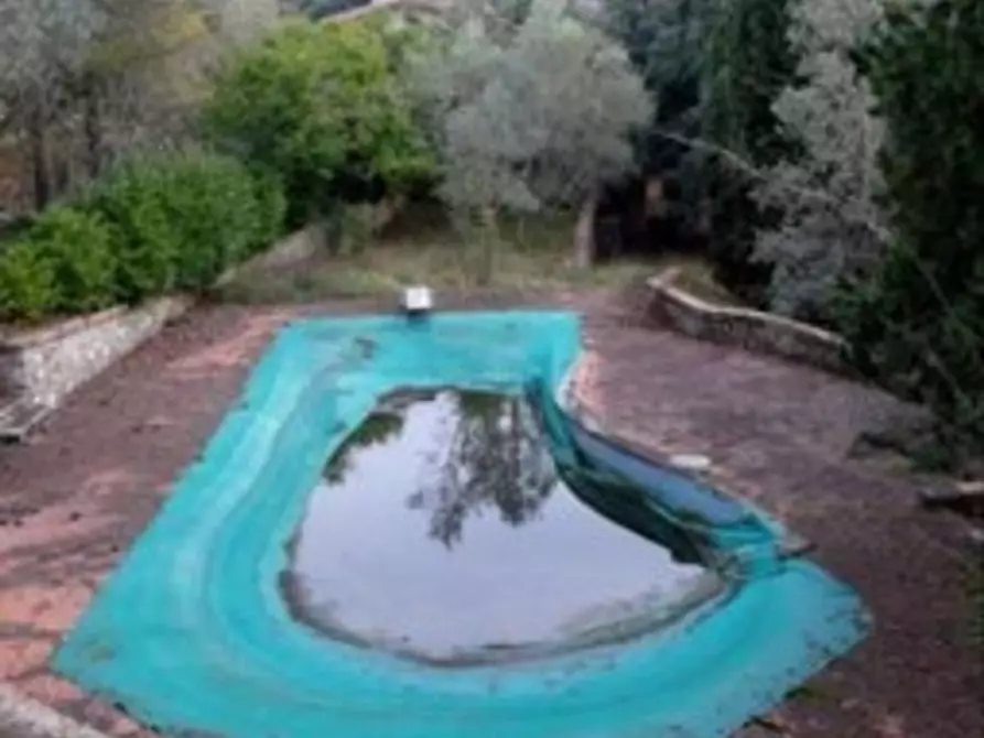 Immagine 6 di Villa in vendita  a Siena