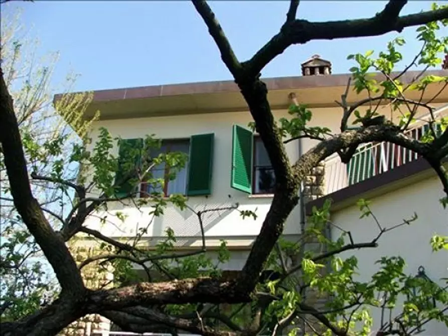 Immagine 5 di Villa in vendita  a Siena