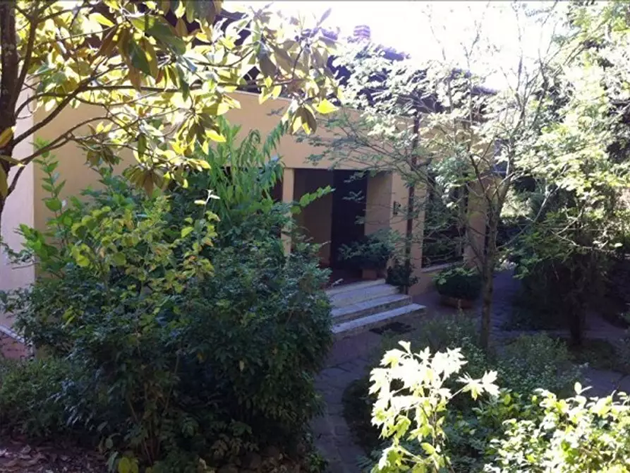 Immagine 4 di Appartamento in vendita  a Siena