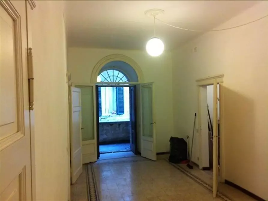 Immagine 3 di Appartamento in vendita  a Siena