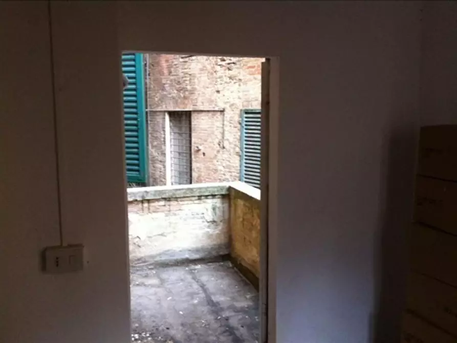 Immagine 6 di Appartamento in vendita  a Siena