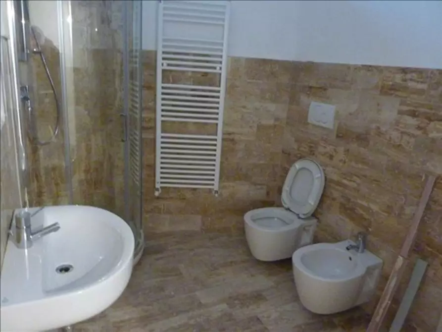 Immagine 3 di Appartamento in vendita  a Siena