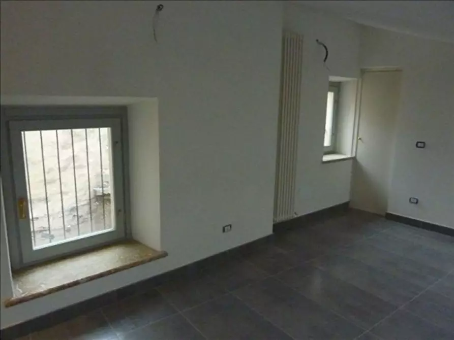 Immagine 6 di Appartamento in vendita  a Siena