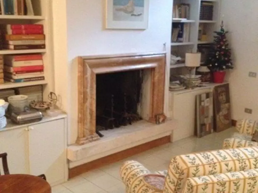 Immagine 1 di Appartamento in vendita  a Siena