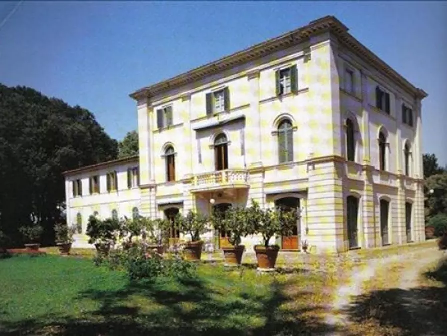 Immagine 1 di Appartamento in vendita  a Siena