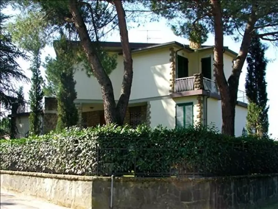 Immagine 4 di Appartamento in vendita  a Siena