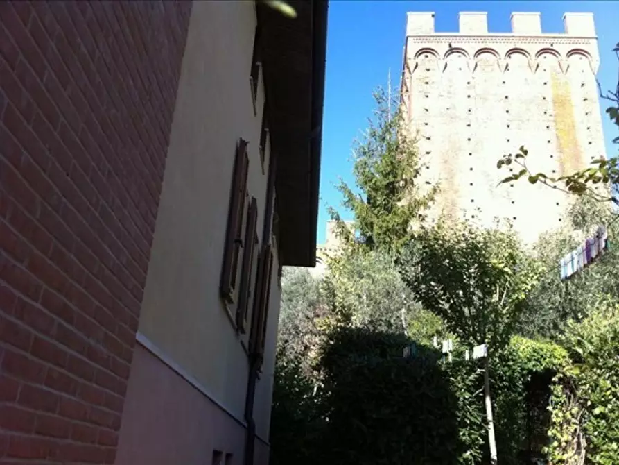 Immagine 2 di Appartamento in vendita  a Siena