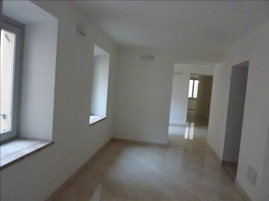 Immagine 8 di Appartamento in vendita  a Siena