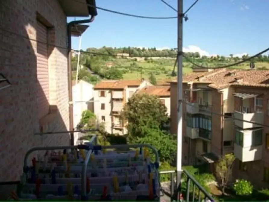 Immagine 7 di Appartamento in vendita  a Siena