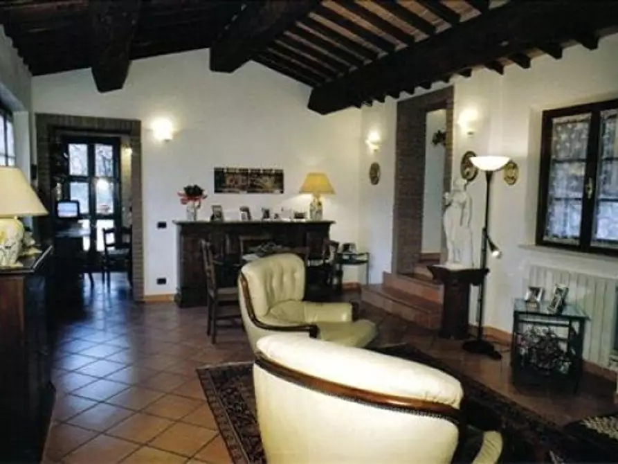 Immagine 6 di Appartamento in vendita  a Siena