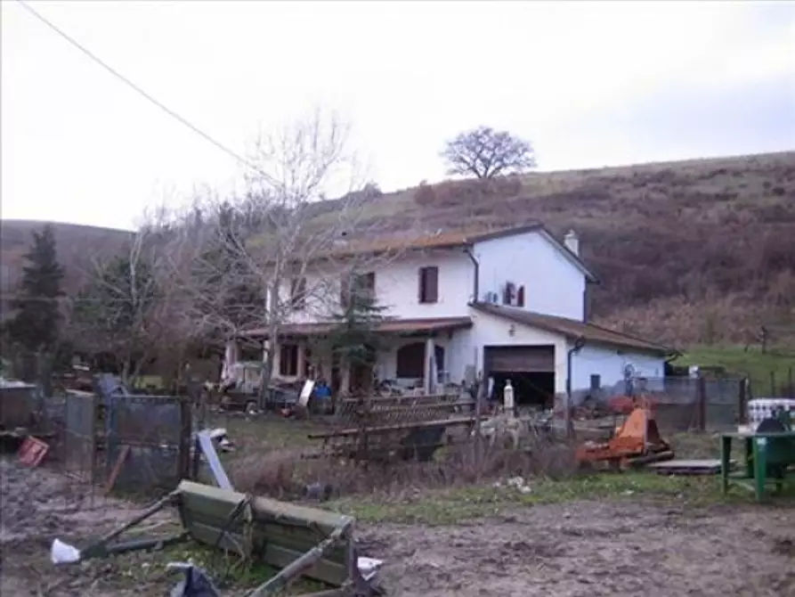 Immagine 8 di Locale commerciale in vendita  a Montaione