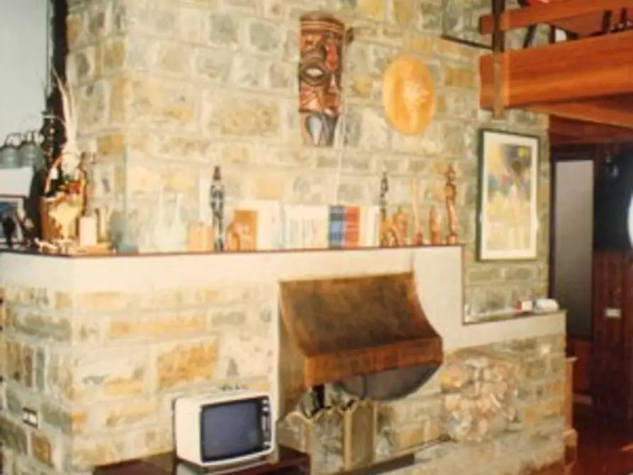 Immagine 7 di Locale commerciale in vendita  a Siena