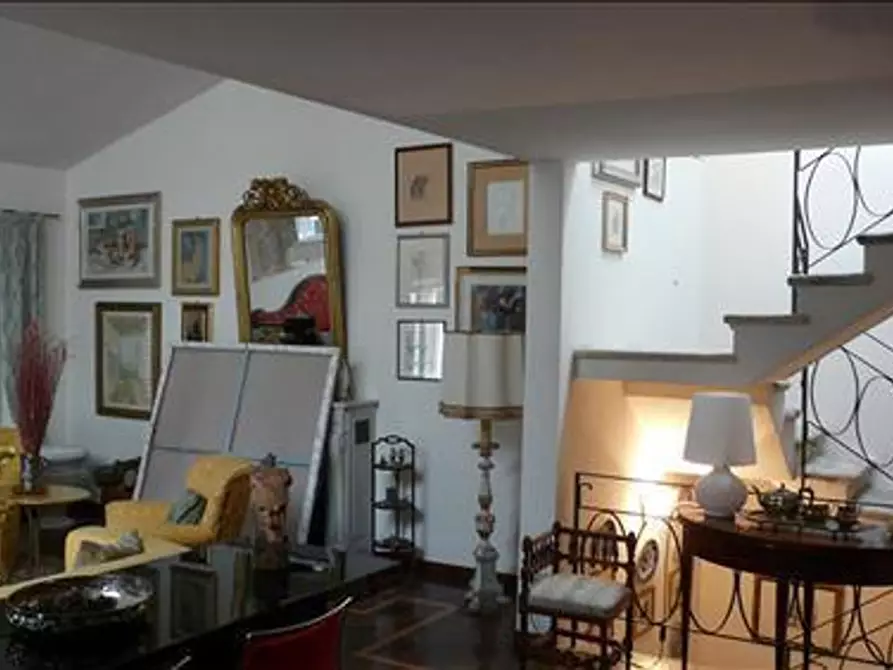 Immagine 4 di Appartamento in vendita  a Siena