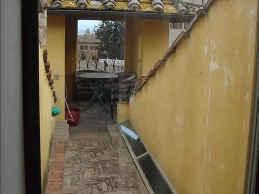 Immagine 5 di Appartamento in vendita  a Siena