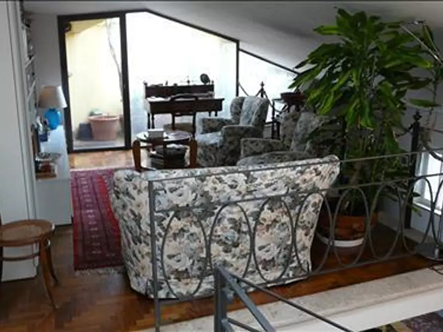 Immagine 8 di Appartamento in vendita  a Siena