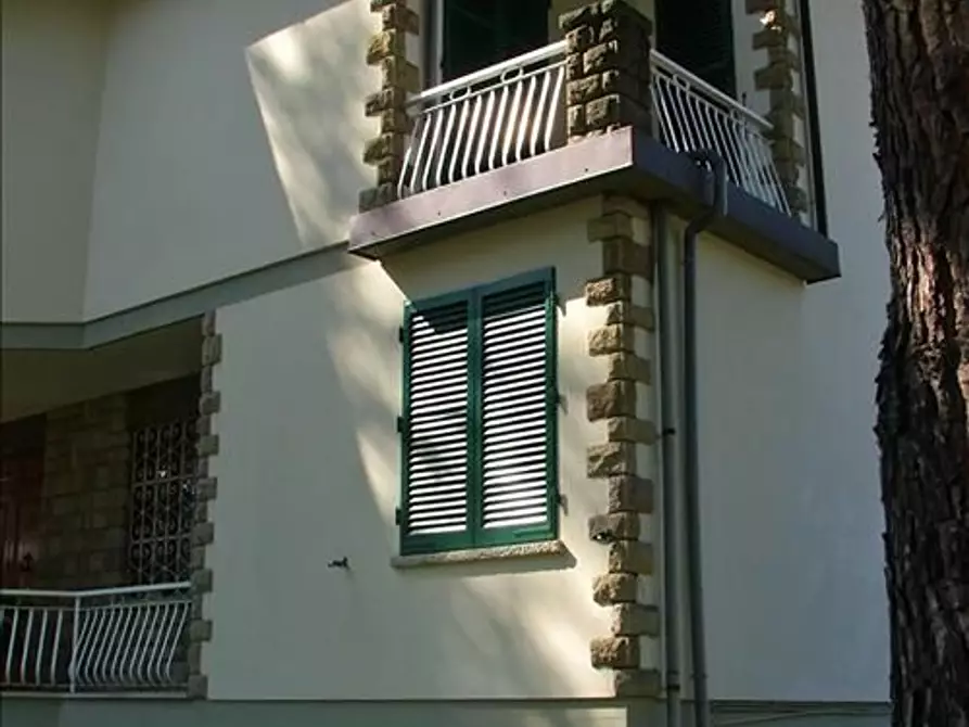 Immagine 9 di Villa in vendita  a Poggibonsi