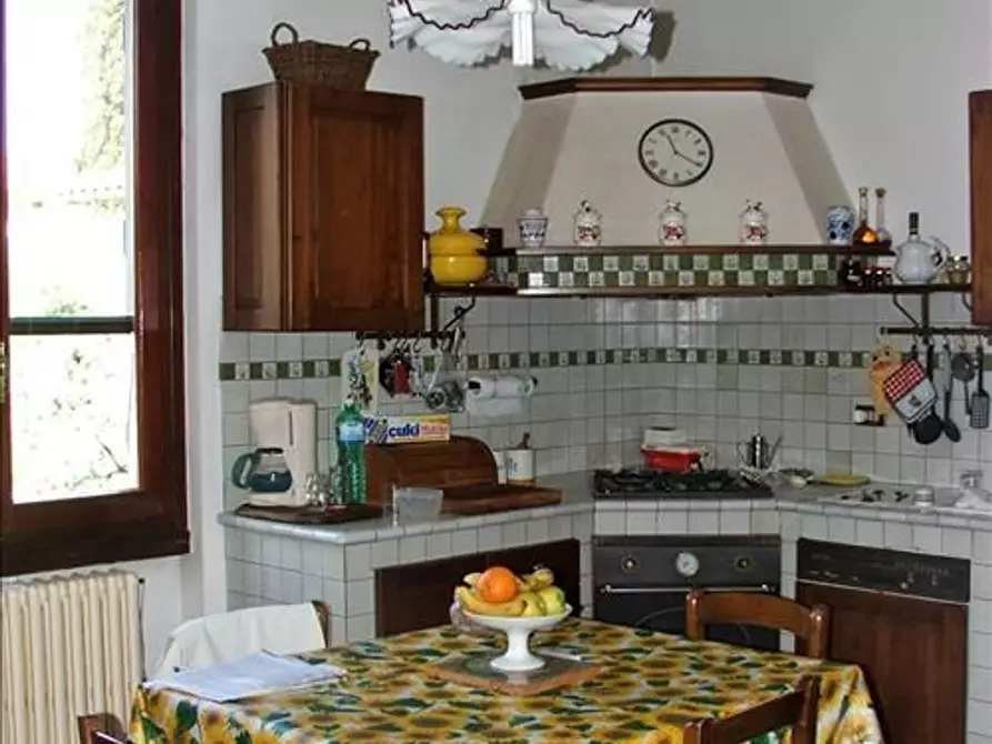 Immagine 11 di Villa in vendita  a Poggibonsi