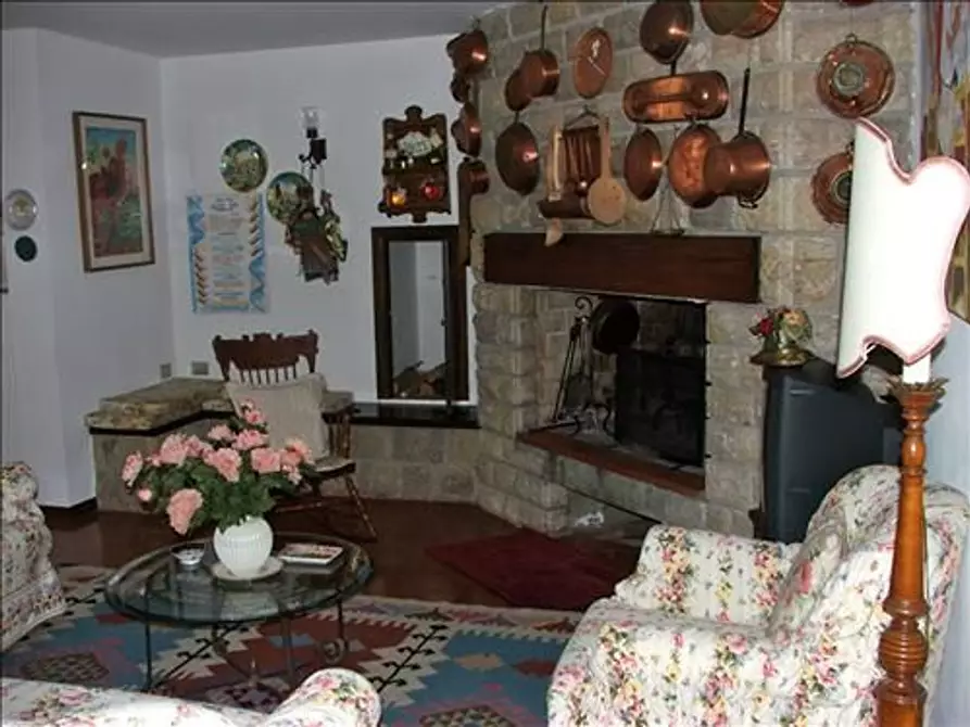 Immagine 3 di Villa in vendita  a Poggibonsi