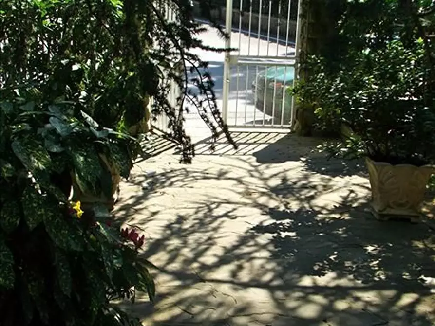 Immagine 14 di Villa in vendita  a Poggibonsi