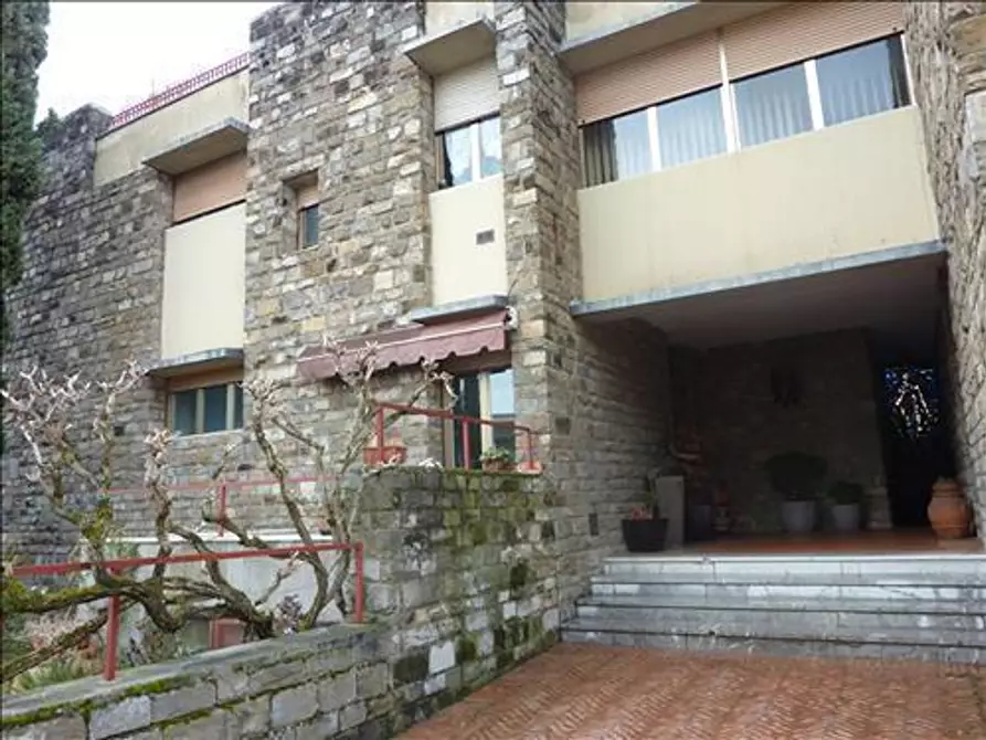 Immagine 4 di Appartamento in vendita  a Siena