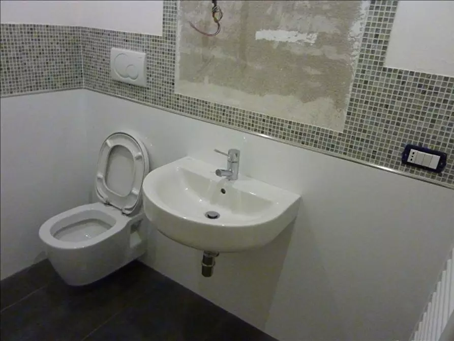 Immagine 5 di Appartamento in vendita  a Siena