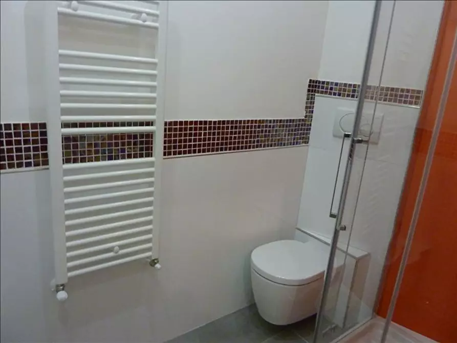 Immagine 4 di Appartamento in vendita  a Siena