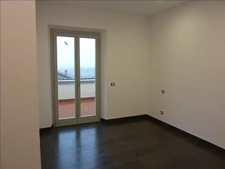 Immagine 8 di Appartamento in vendita  a Siena