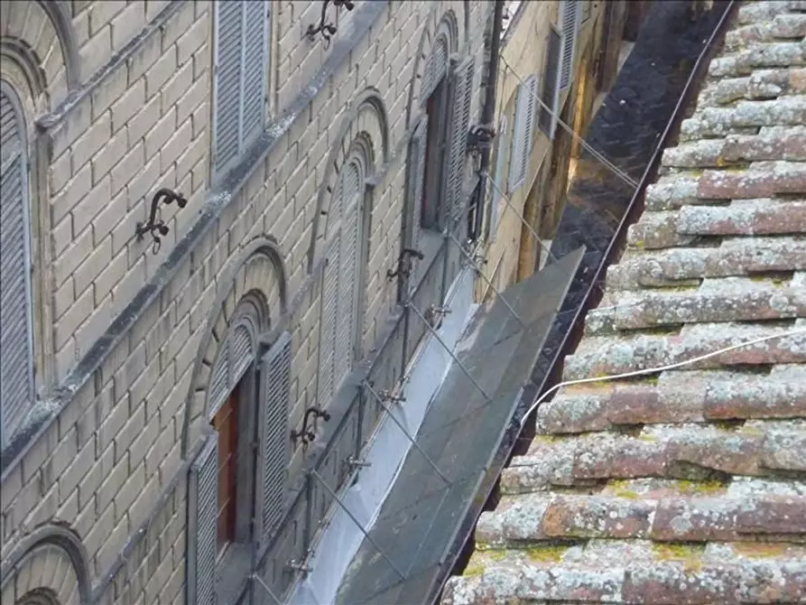 Immagine 5 di Appartamento in vendita  a Siena