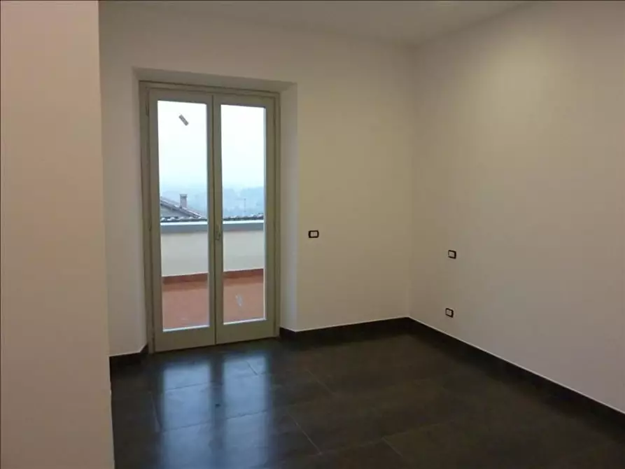 Immagine 19 di Appartamento in vendita  a Siena