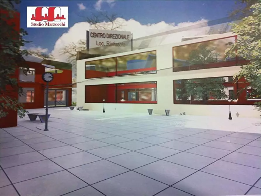 Immagine 2 di Locale commerciale in vendita  a Siena