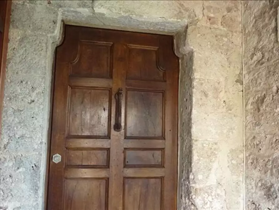 Immagine 23 di Appartamento in vendita  a Siena