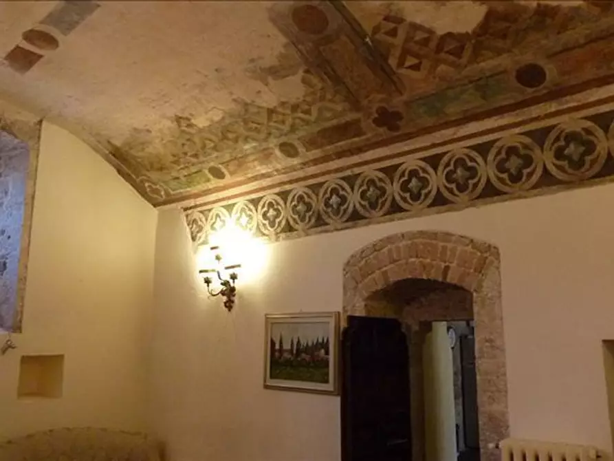 Immagine 8 di Appartamento in vendita  a Siena