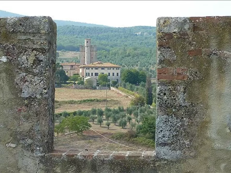 Immagine 15 di Appartamento in vendita  a Siena