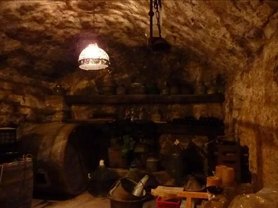 Immagine 27 di Appartamento in vendita  a Siena