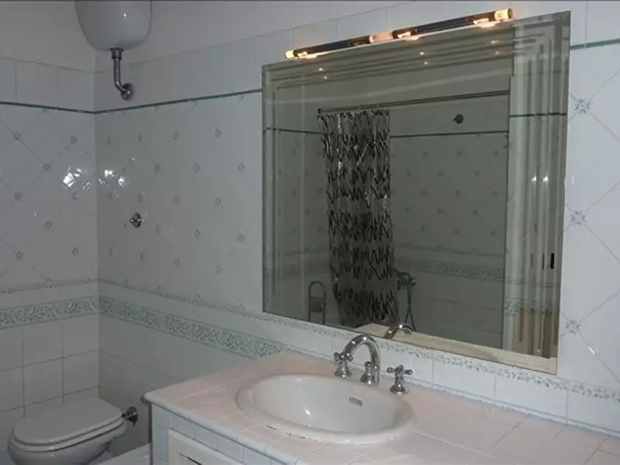 Immagine 17 di Appartamento in vendita  a Campello Sul Clitunno