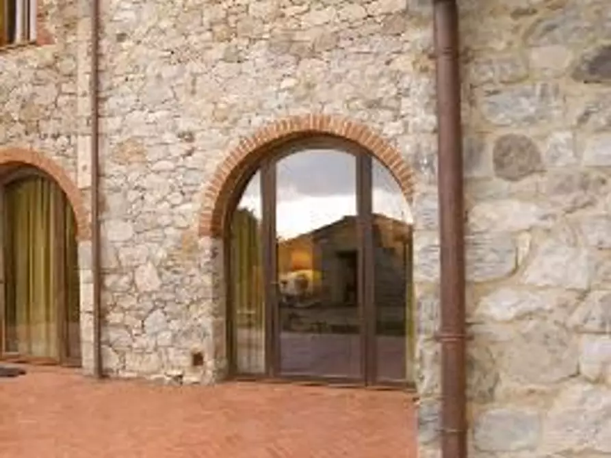 Immagine 3 di Locale commerciale in vendita  a Castelnuovo Berardenga