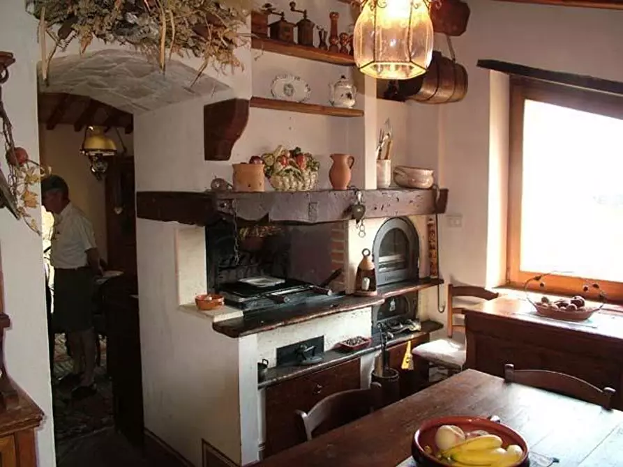 Immagine 10 di Appartamento in vendita  a Casole D'elsa