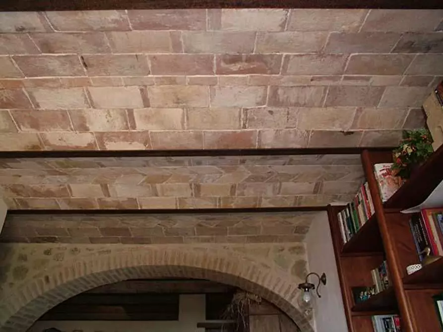 Immagine 5 di Appartamento in vendita  a Casole D'elsa