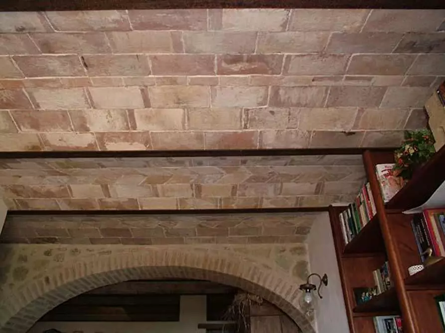 Immagine 35 di Appartamento in vendita  a Casole D'elsa