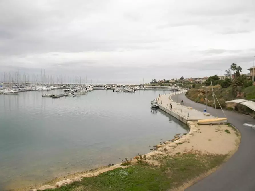 Immagine 5 di Terreno residenziale in vendita  a Ragusa