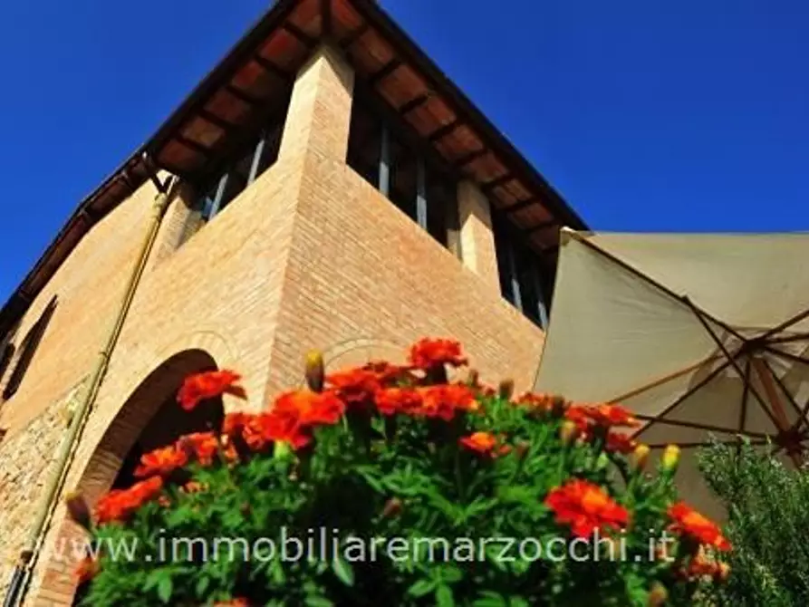 Immagine 14 di Villa in vendita  a Monteriggioni