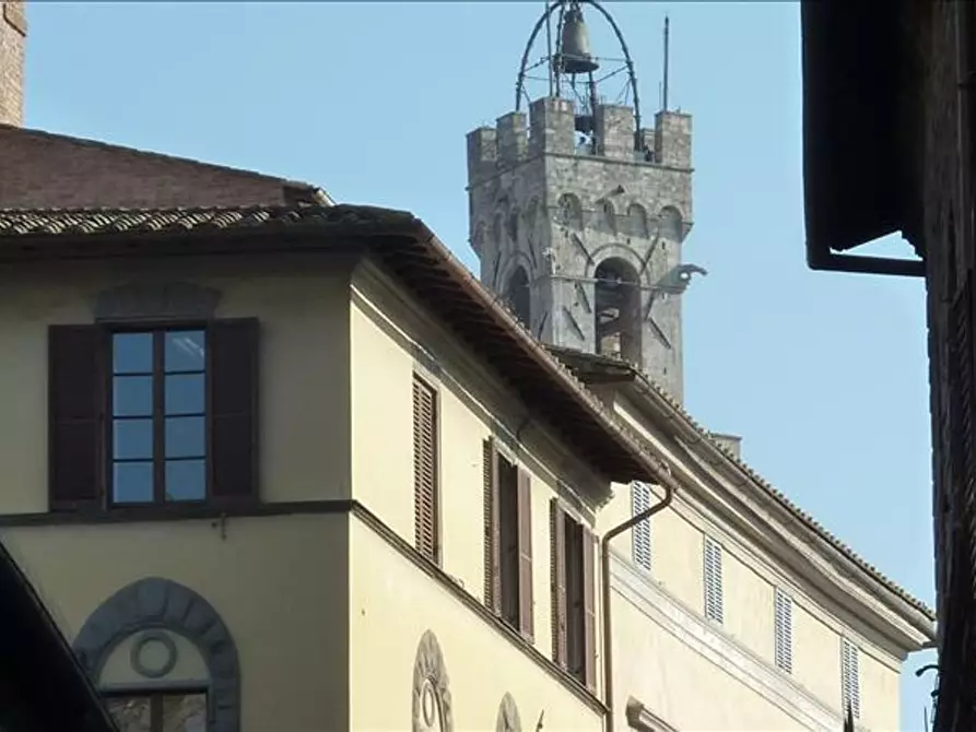 Immagine 5 di Locale commerciale in affitto  a Siena