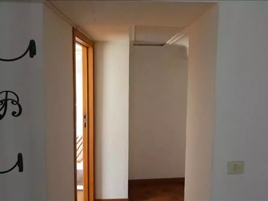 Immagine 3 di Appartamento in vendita  a Siena