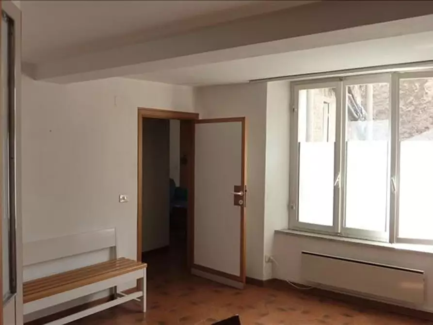 Immagine 6 di Appartamento in vendita  a Siena